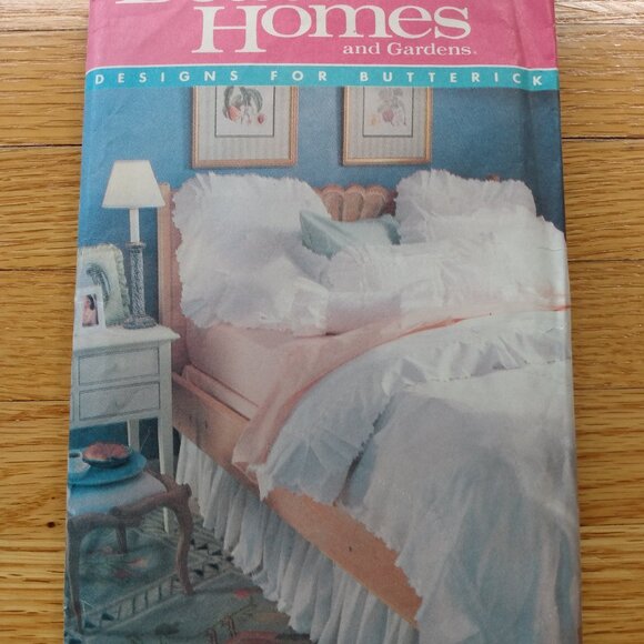 Vintage Bedroom Sewing Pattern Ruffle Duvet Cover, Curtain, Pillow Case Neckroll - Picture 10 of 10